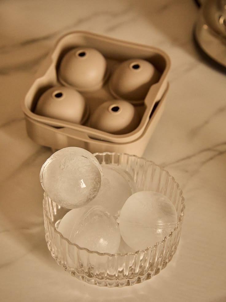 Ice Trays & Molds