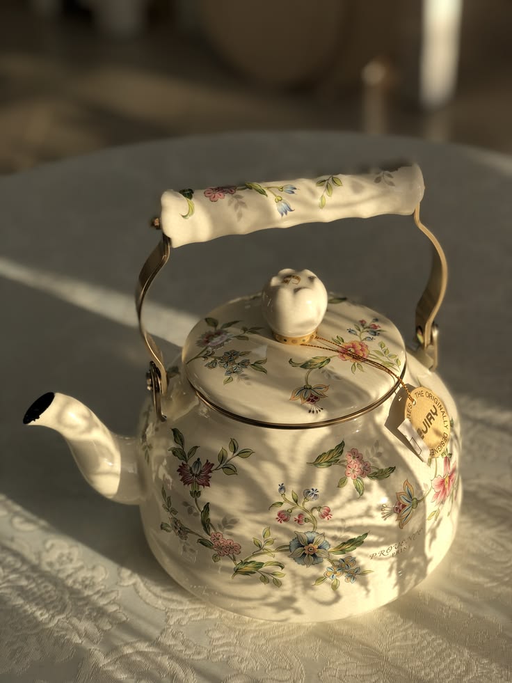 Teapots & Kettles