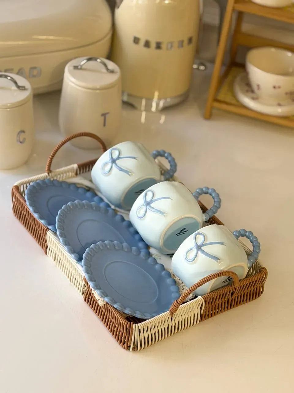 Pearl Bow Tea Cup
