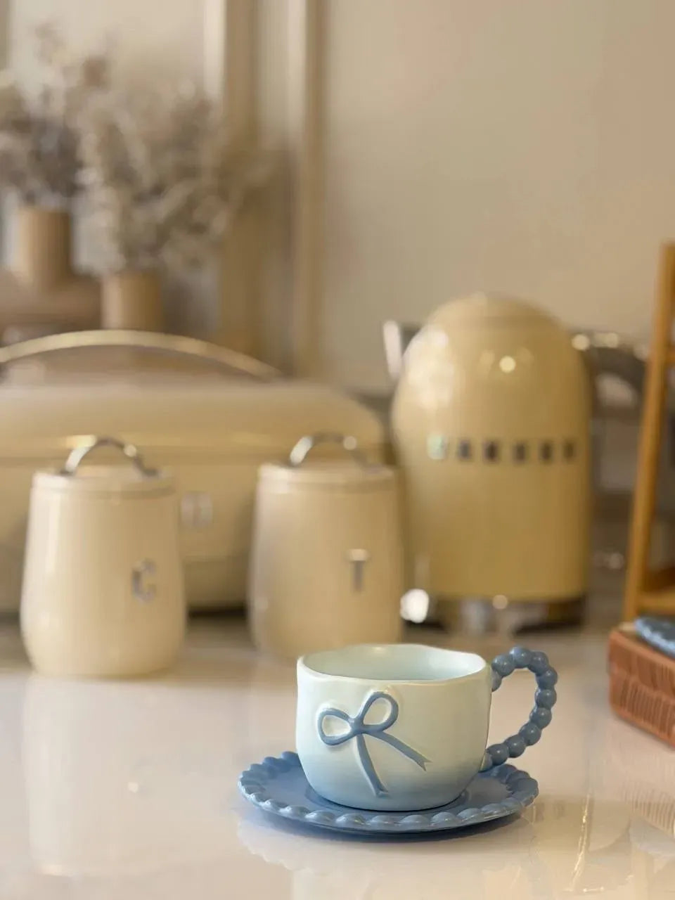 Pearl Bow Tea Cup