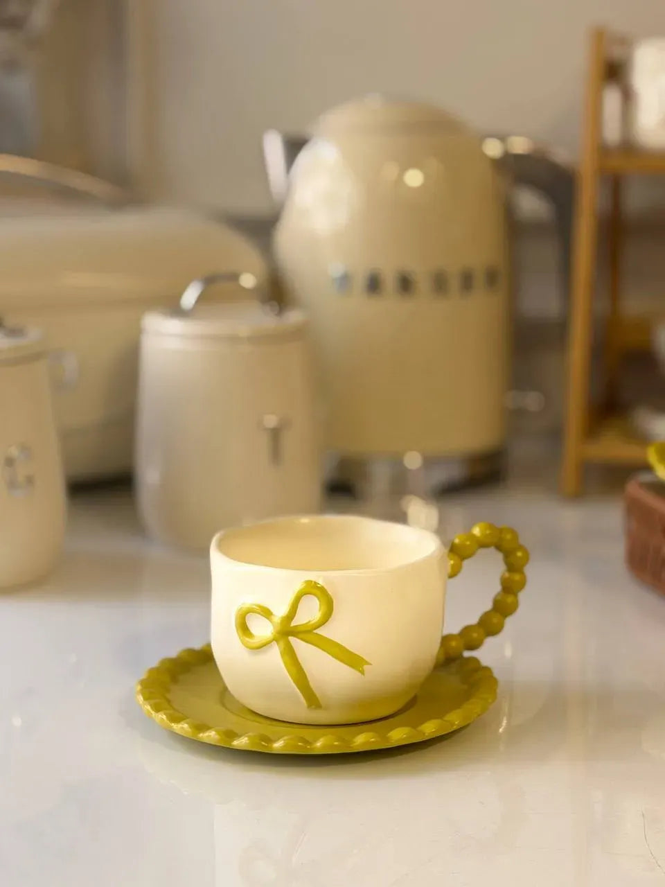 Pearl Bow Tea Cup