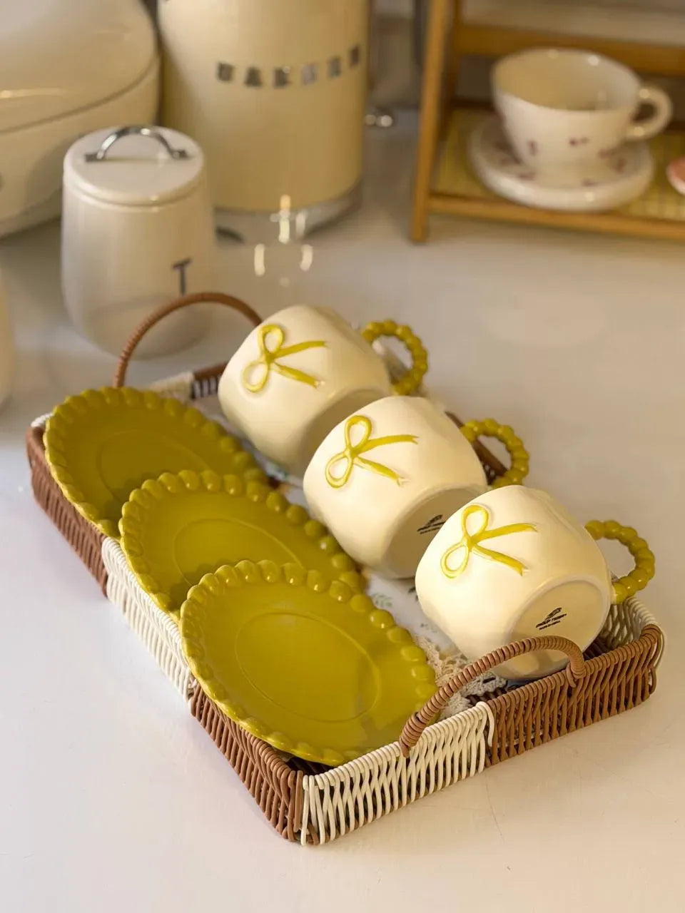 Pearl Bow Tea Cup