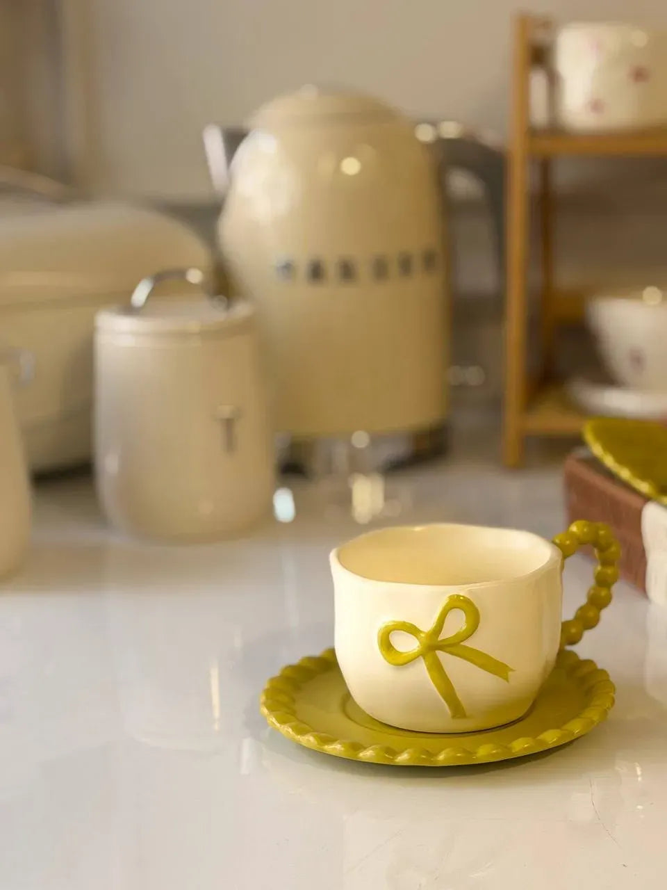 Pearl Bow Tea Cup