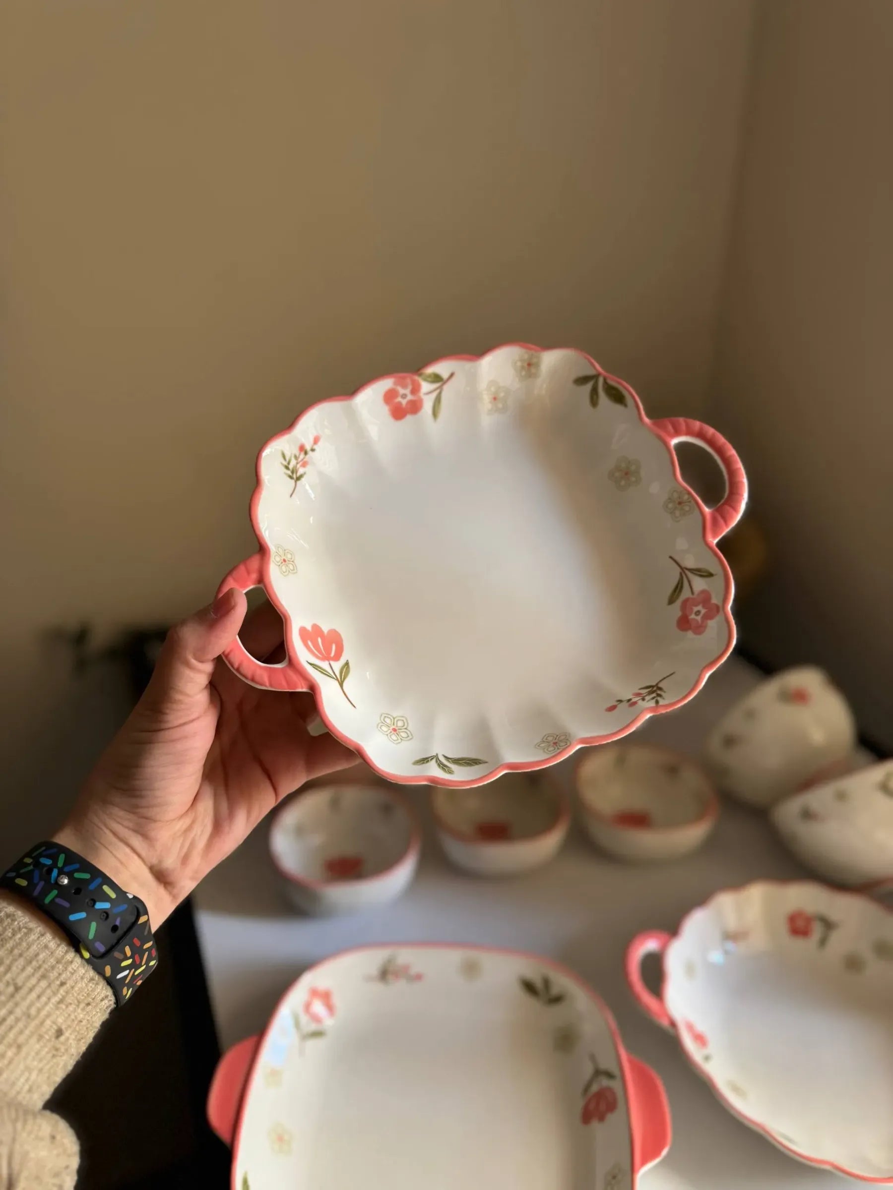 Scalloped Flower Baker