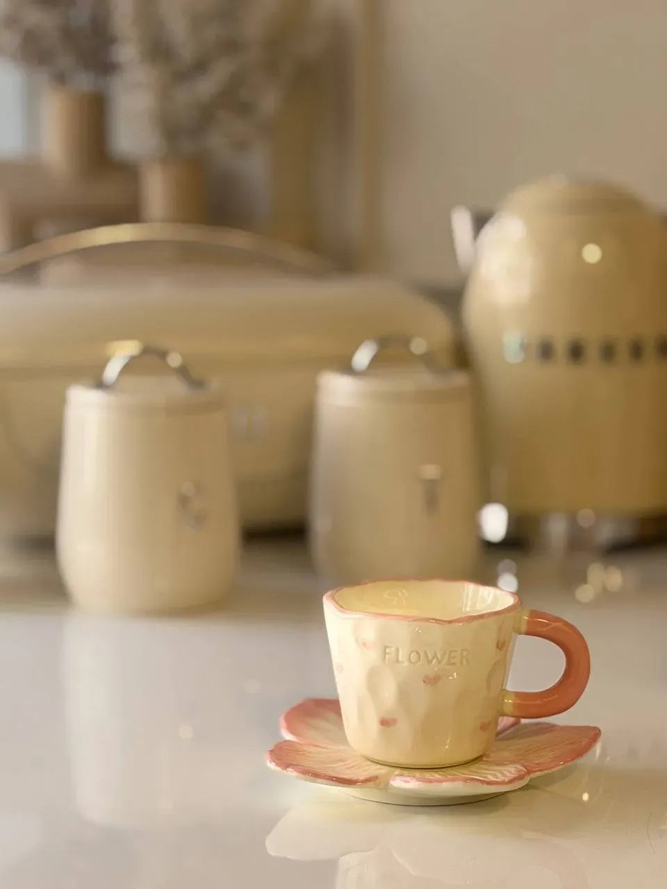 Flower Shape Mug Set