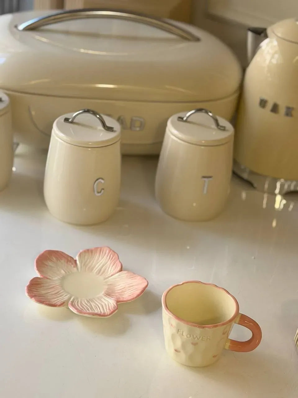 Flower Shape Mug Set