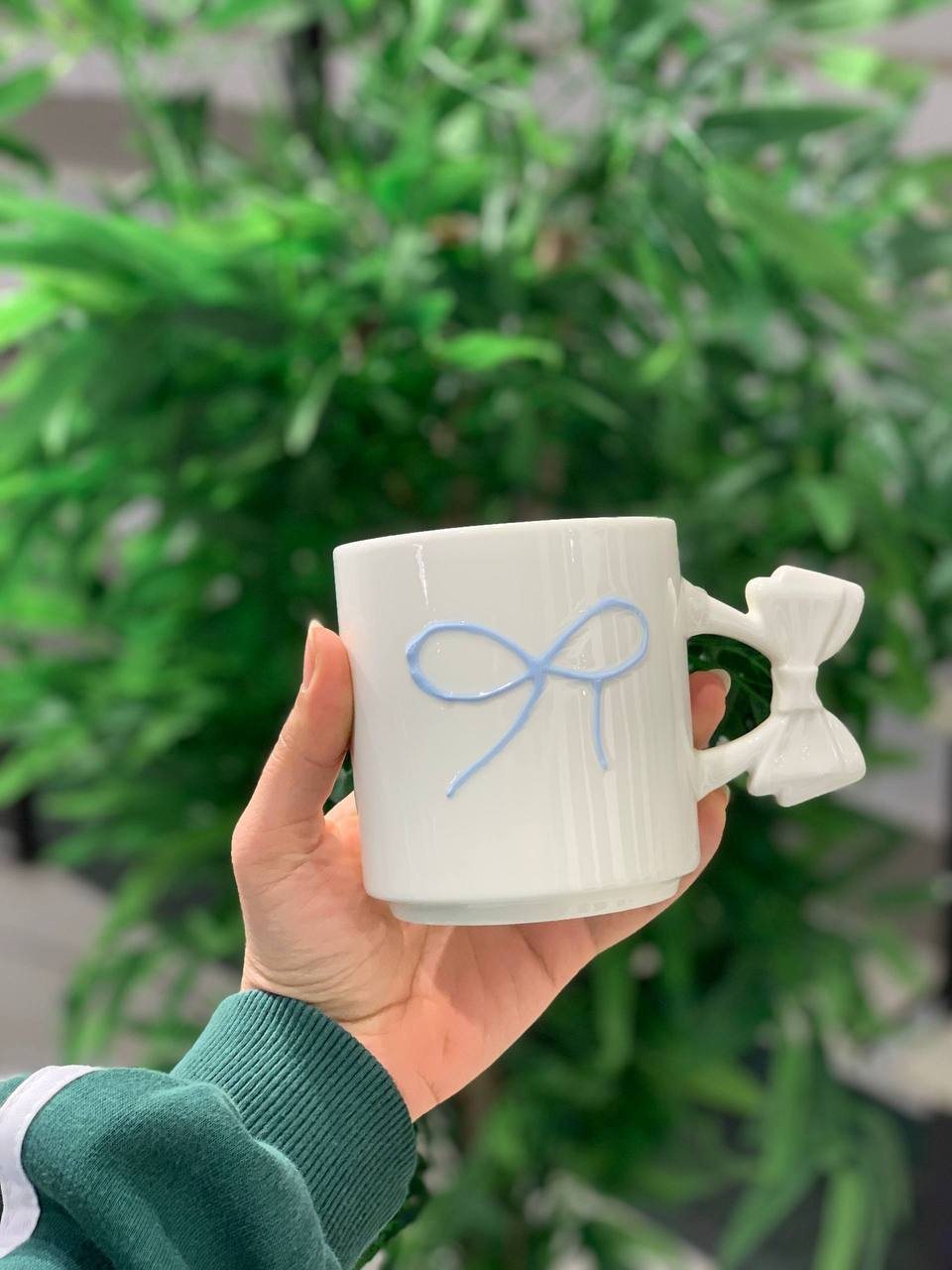 Porcelain Bow Mug