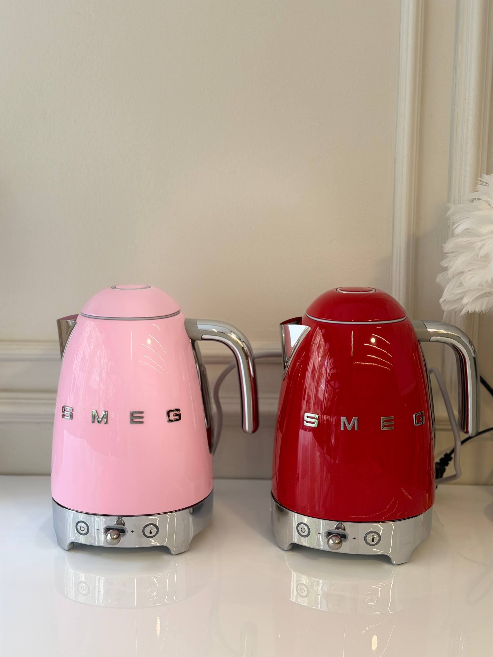 100% Original SMEG 50's Retro Style Mini Kettle (0.8L) - Authentic Italian Design