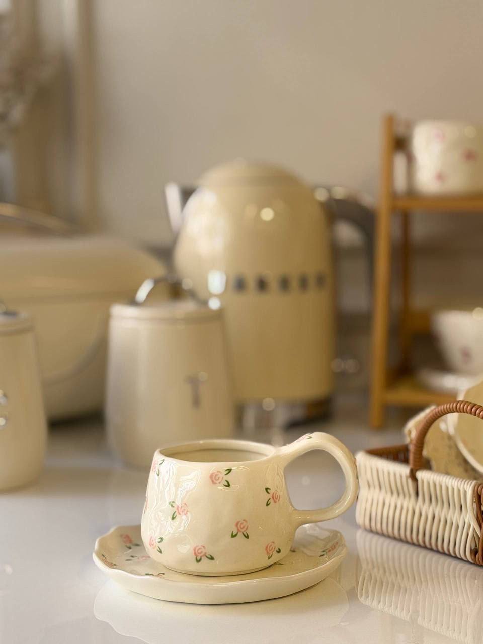 Vintage Rose Wavy Mug