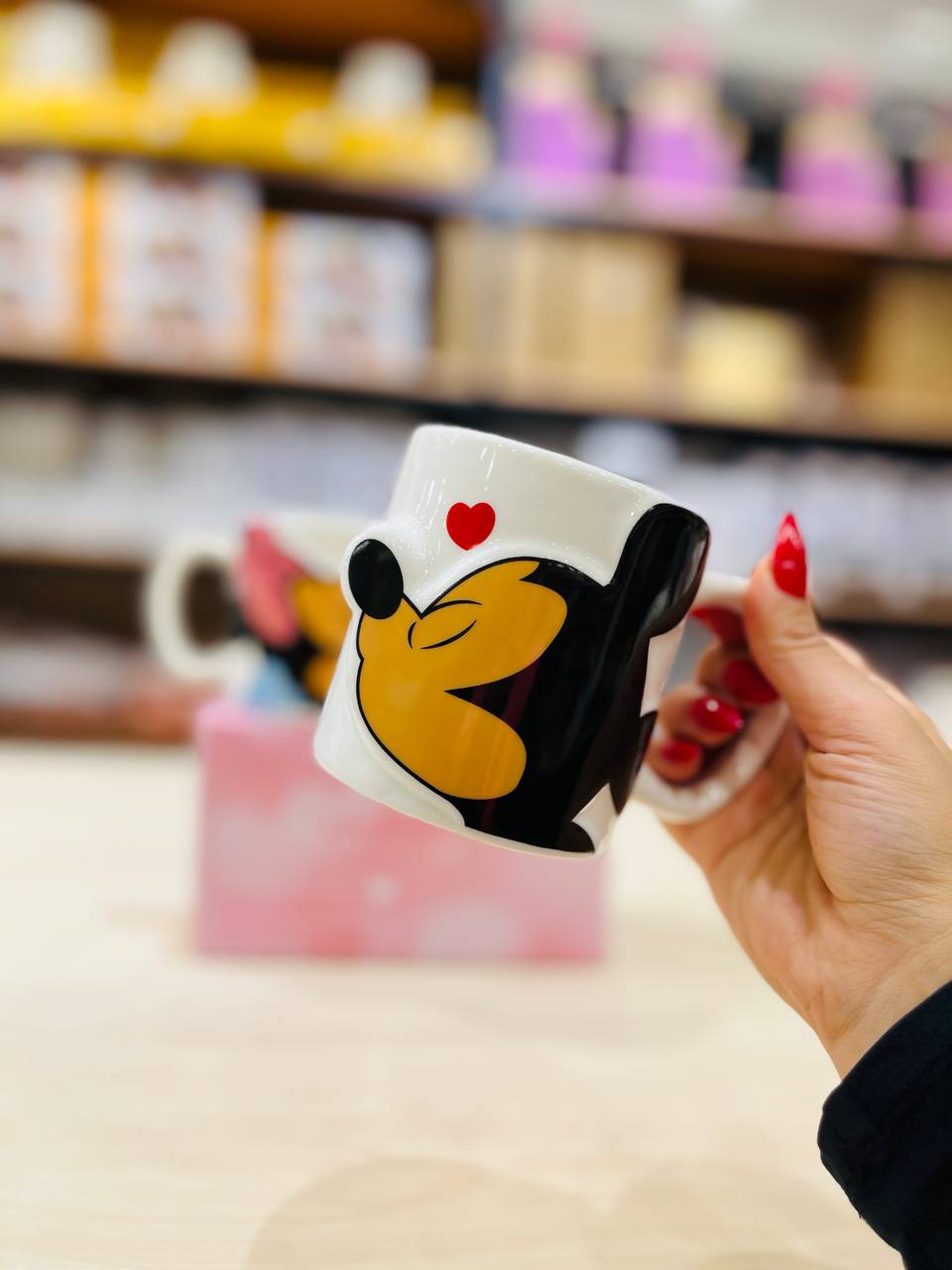 Mickey Kissing Mugs