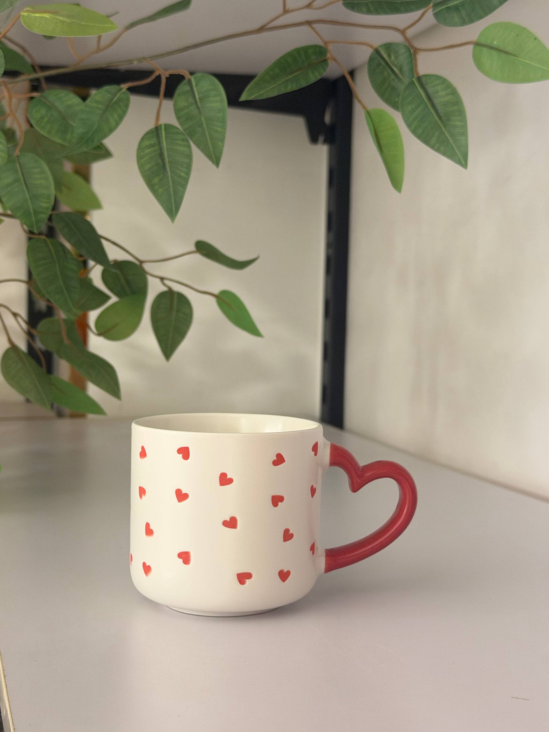 مج "هارت شيب" (Heart Shape Mug)