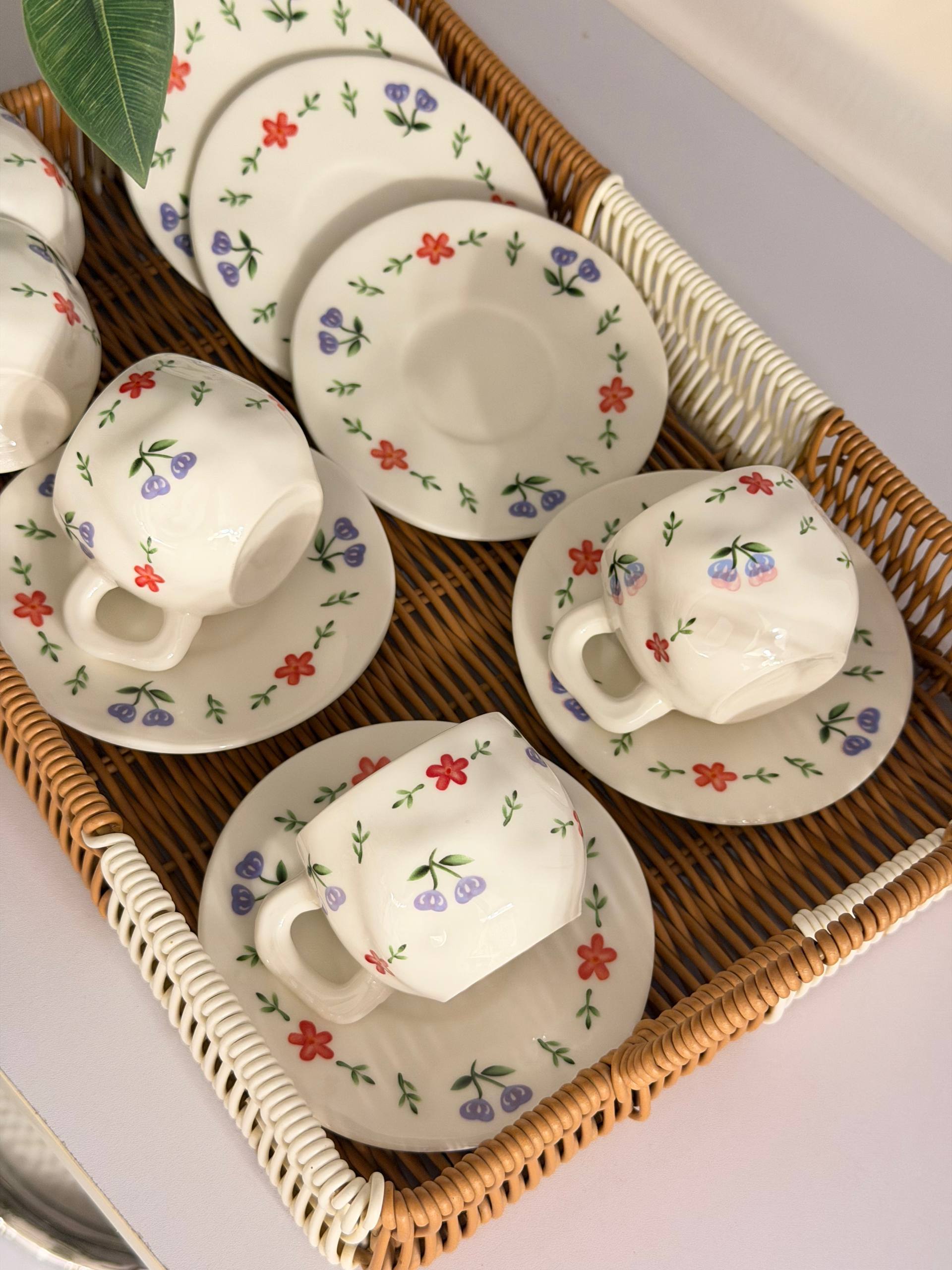 طقم فناجين "لافندر تشيري" (Lavender Cherry)