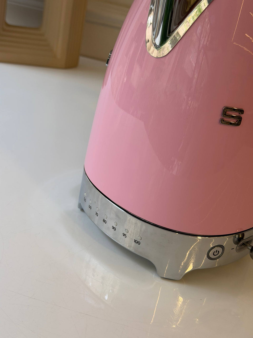 100% Original SMEG 50's Retro Style Mini Kettle (0.8L) - Authentic Italian Design