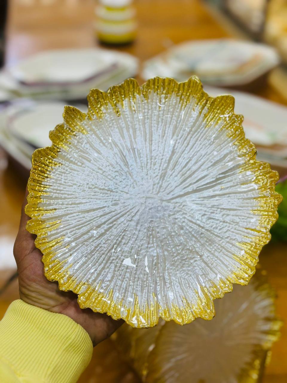 Gold-Tipped Flower Plates
