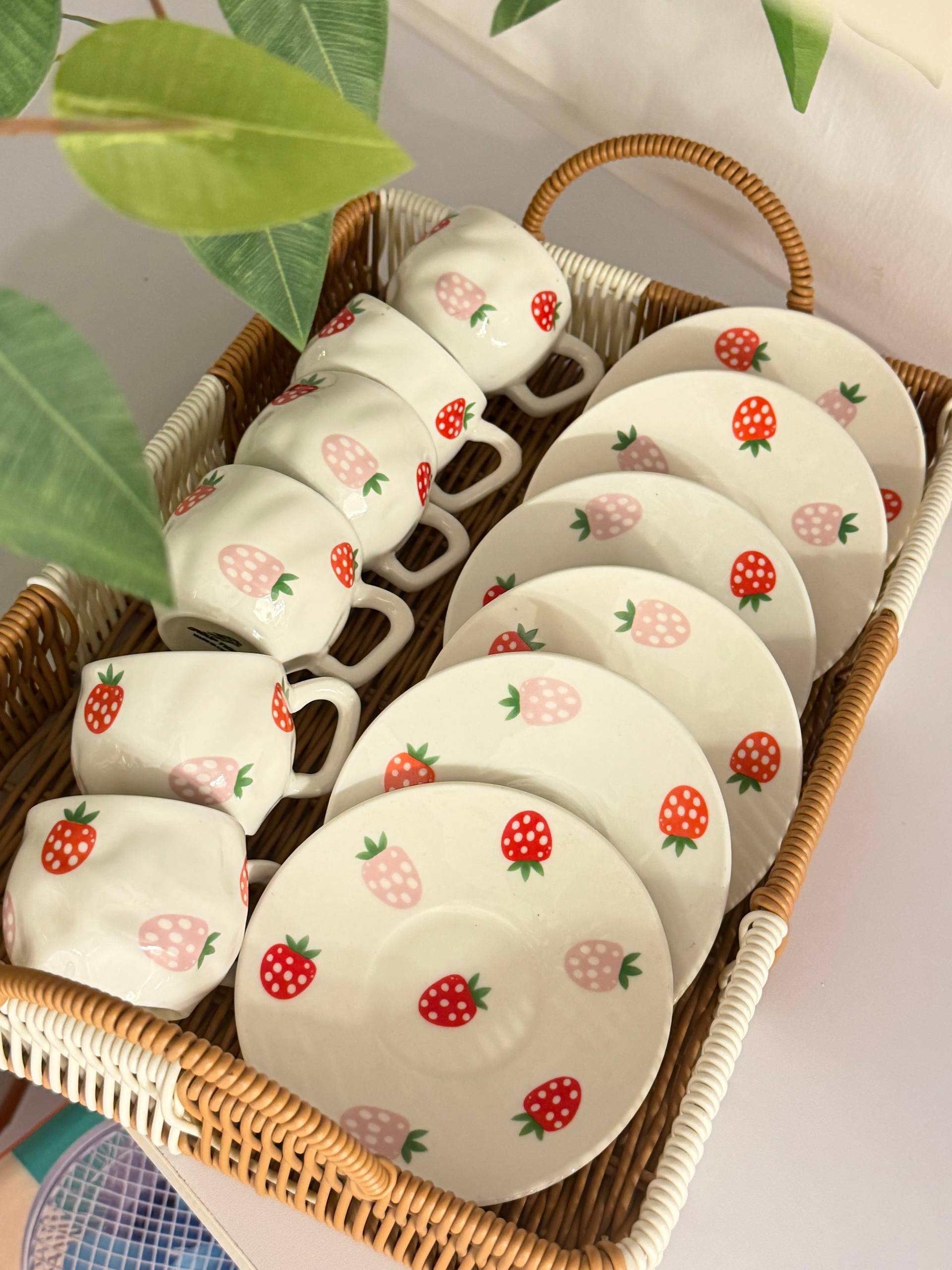 طقم فناجين "سويت ستروبري" (Sweet Strawberry)