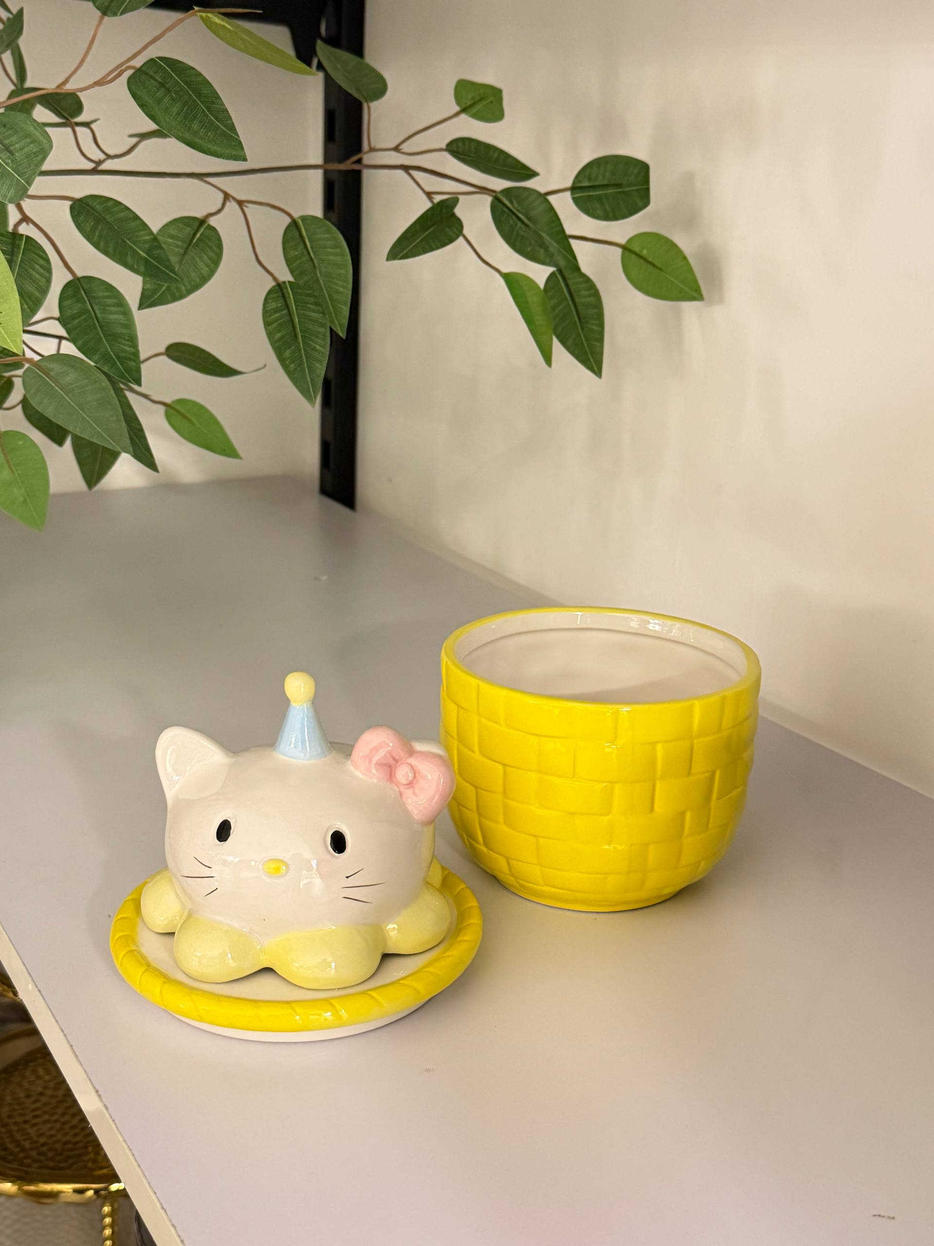 بونبونيرة "كيتي بارتي" (Kitty Party Jar)