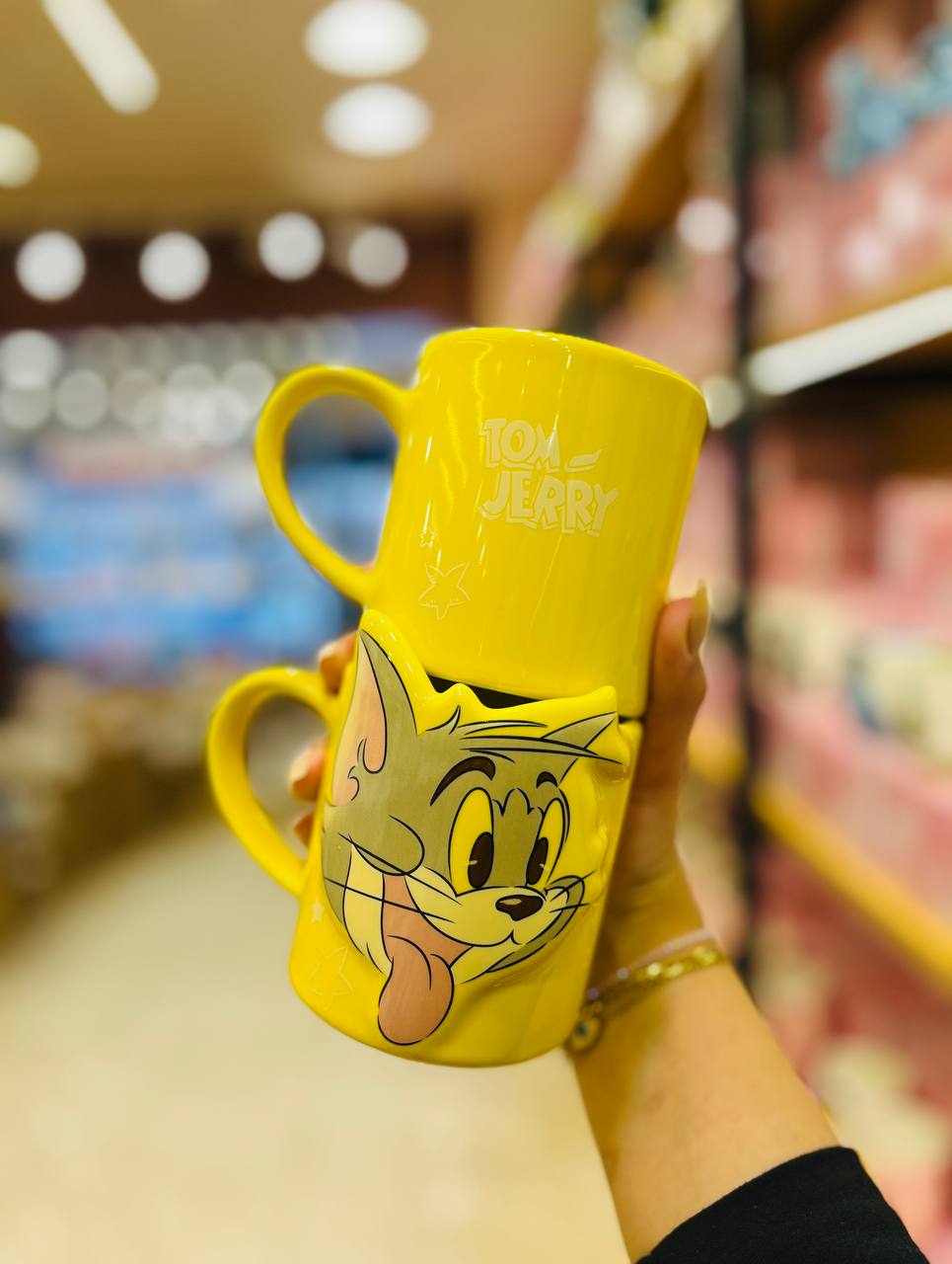 Tom Jerry  yellow mugs