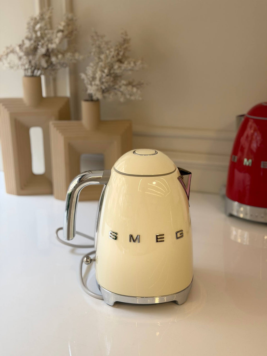 100% Original SMEG 50's Retro Style Mini Kettle (0.8L) - Authentic Italian Design